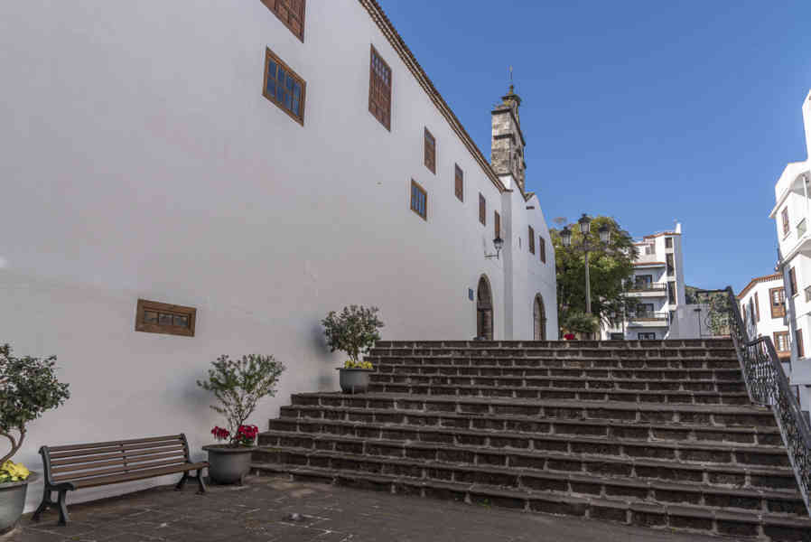 Tenerife 225 - Icod de los Vinos - ex convento de San Francisco - biblioteca pública.jpg